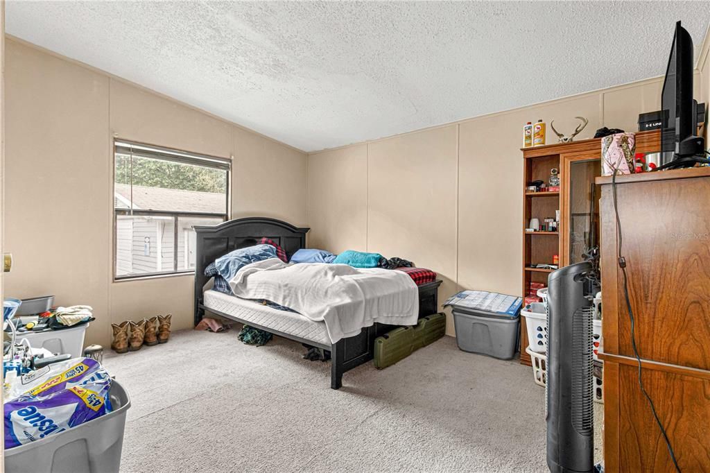 For Sale: $150,000 (3 beds, 2 baths, 1506 Square Feet)