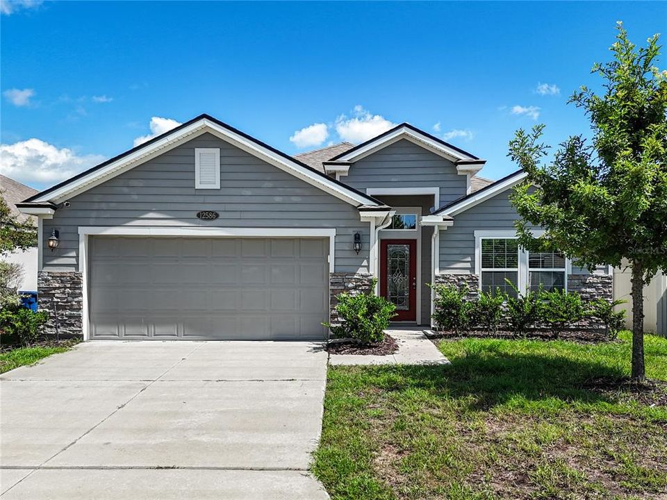 Recently Sold: $339,900 (4 beds, 2 baths, 1926 Square Feet)