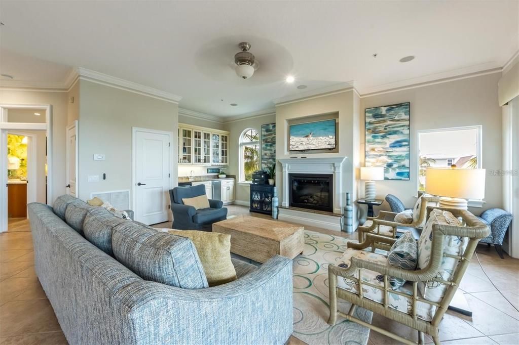 For Sale: $2,349,000 (3 beds, 2 baths, 2046 Square Feet)