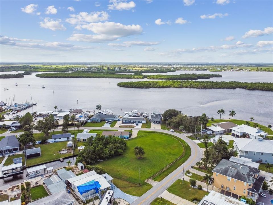 En Venta: $225,000 (0.19 acres)