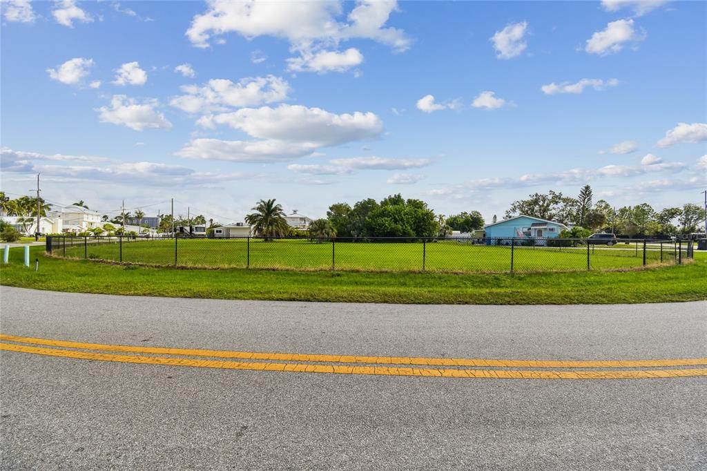 En Venta: $225,000 (0.19 acres)