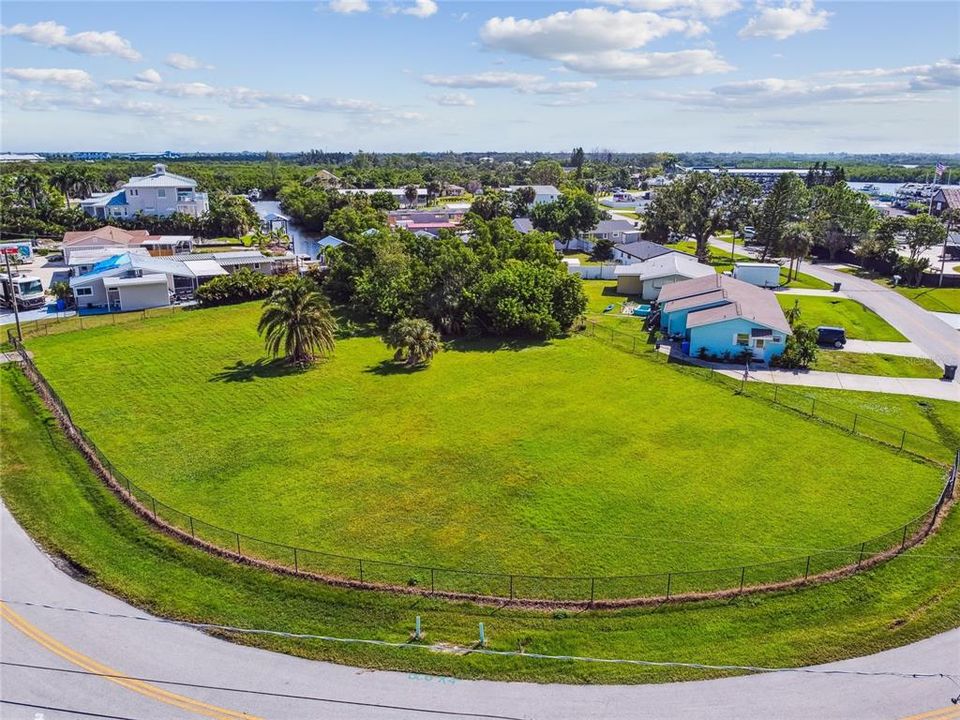 En Venta: $225,000 (0.19 acres)