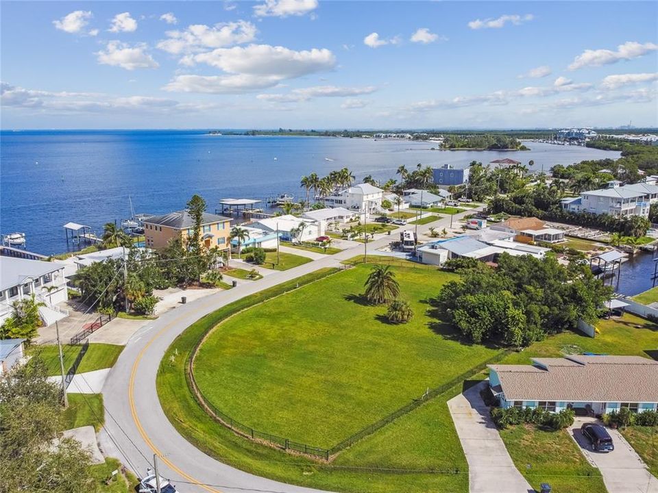 En Venta: $225,000 (0.19 acres)