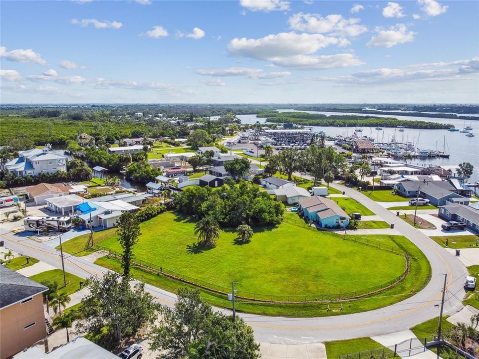 En Venta: $225,000 (0.19 acres)