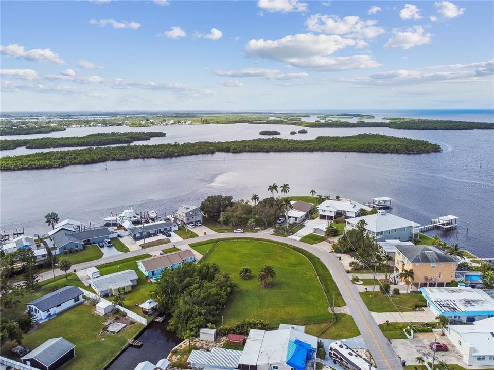 En Venta: $225,000 (0.19 acres)