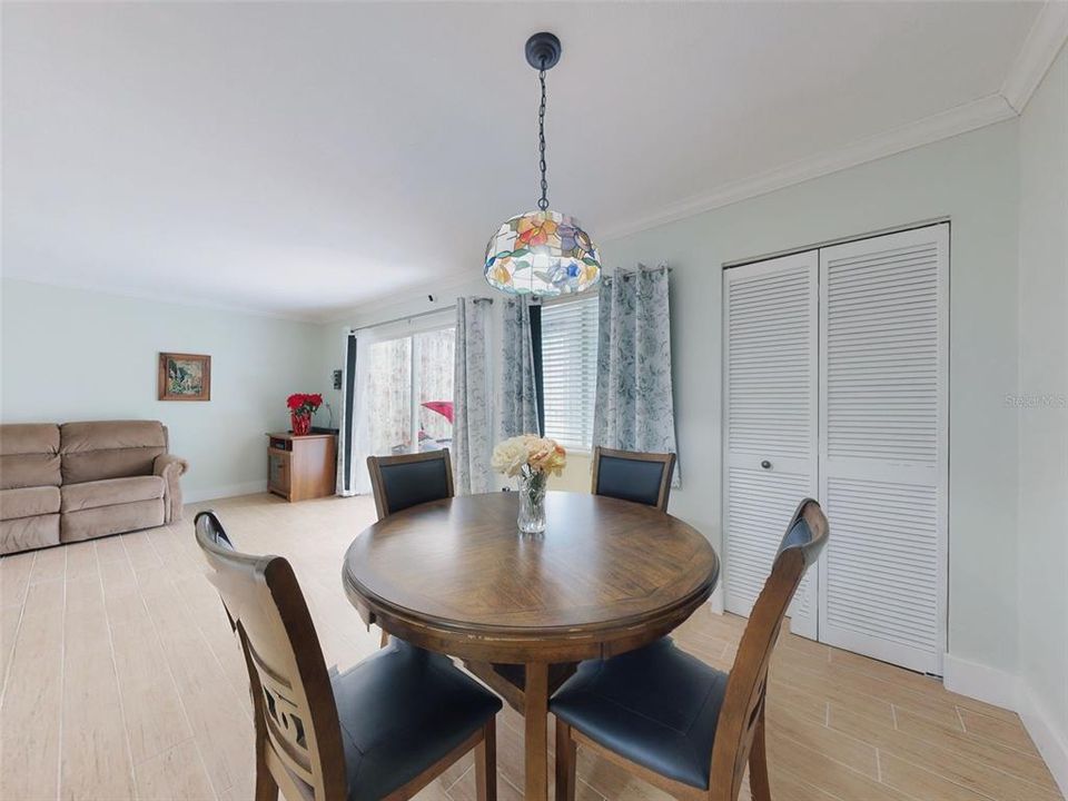 合同活跃: $118,000 (1 贝兹, 1 浴室, 822 平方英尺)