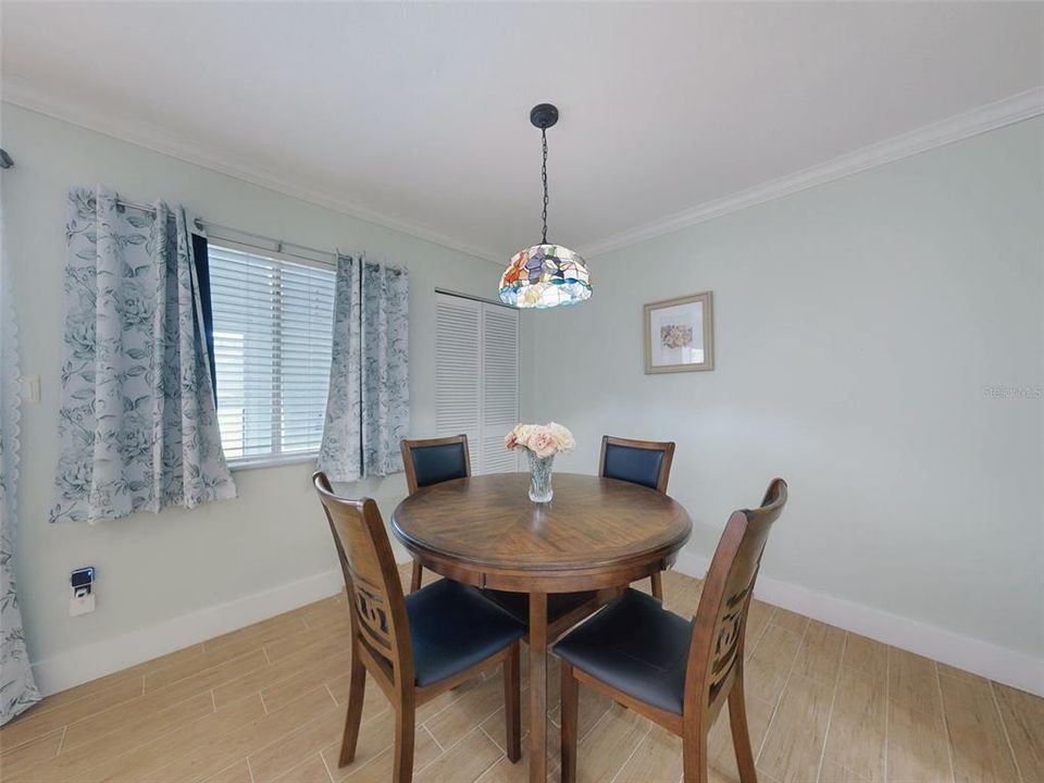 合同活跃: $118,000 (1 贝兹, 1 浴室, 822 平方英尺)