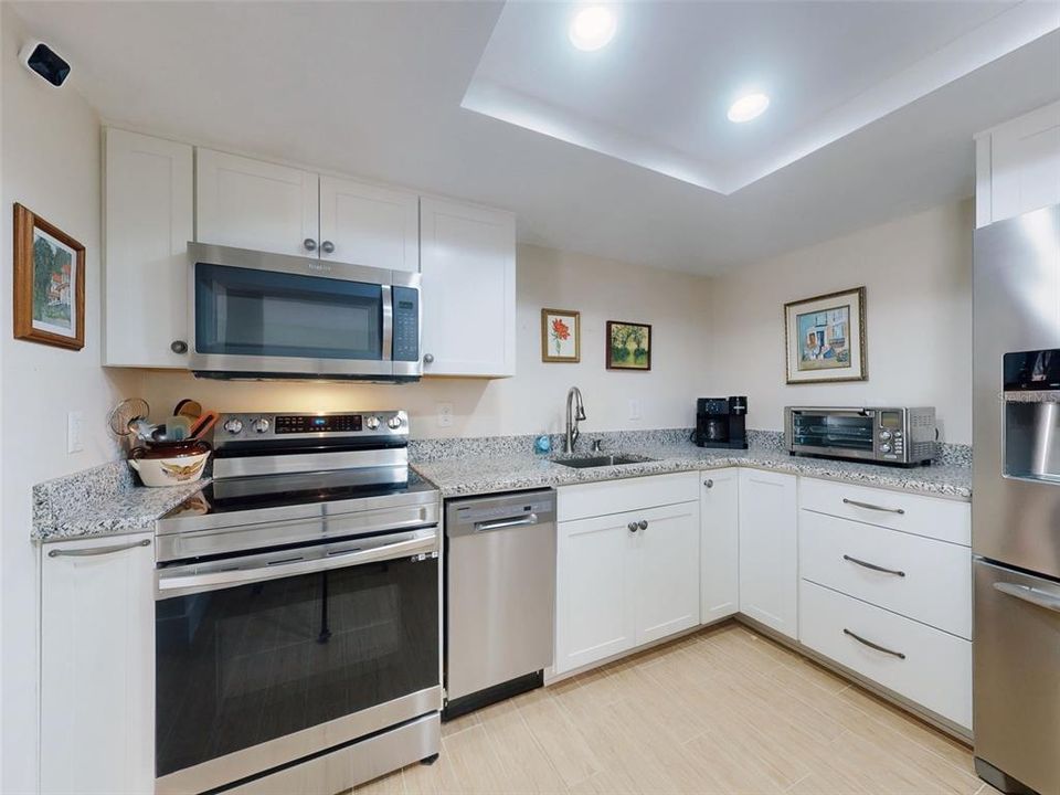 合同活跃: $118,000 (1 贝兹, 1 浴室, 822 平方英尺)