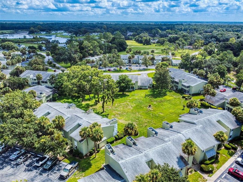 合同活跃: $118,000 (1 贝兹, 1 浴室, 822 平方英尺)