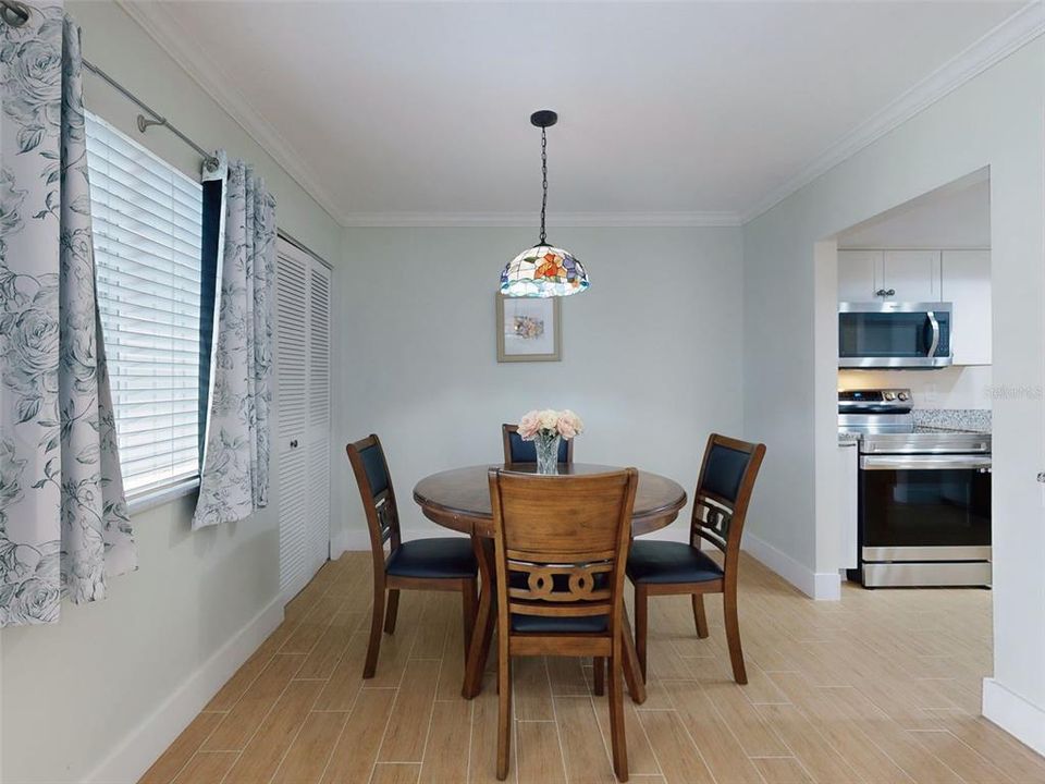 合同活跃: $118,000 (1 贝兹, 1 浴室, 822 平方英尺)