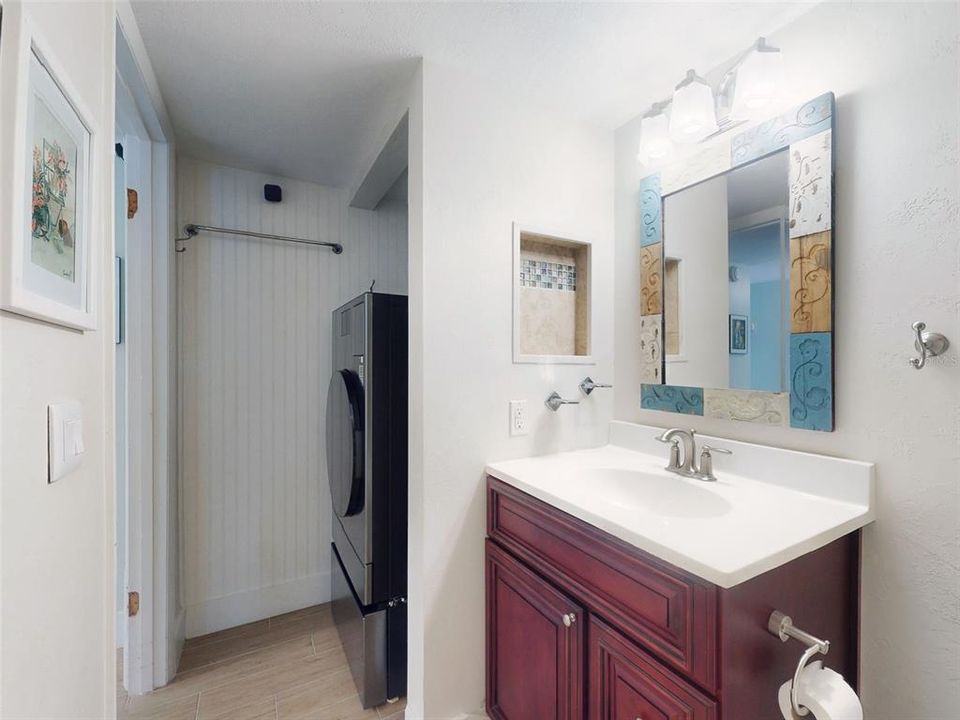 合同活跃: $118,000 (1 贝兹, 1 浴室, 822 平方英尺)