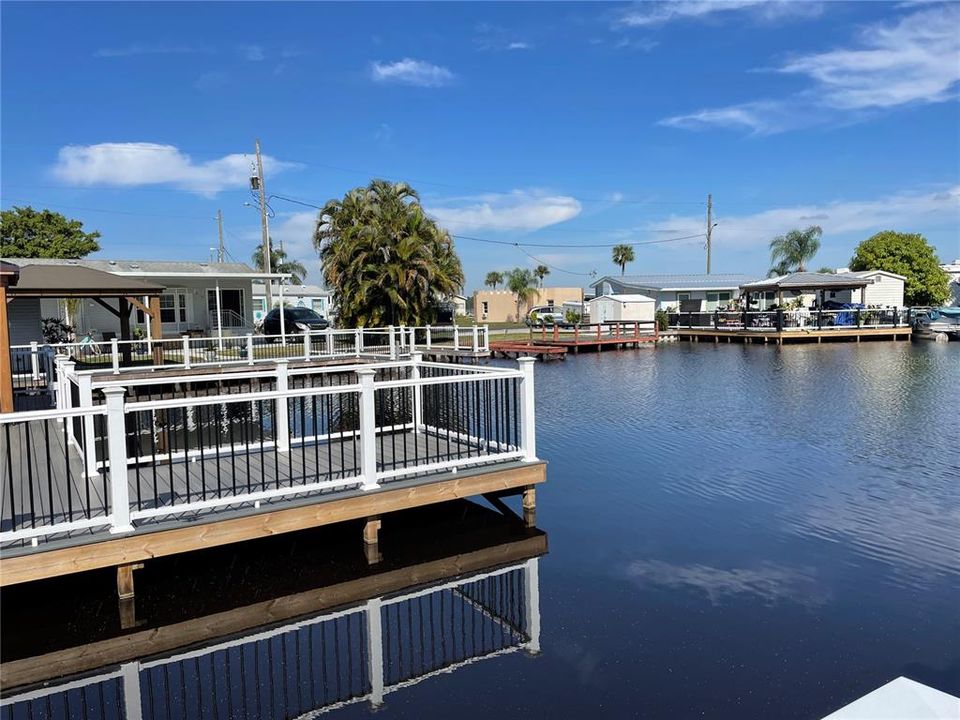 For Sale: $239,000 (2 beds, 2 baths, 935 Square Feet)