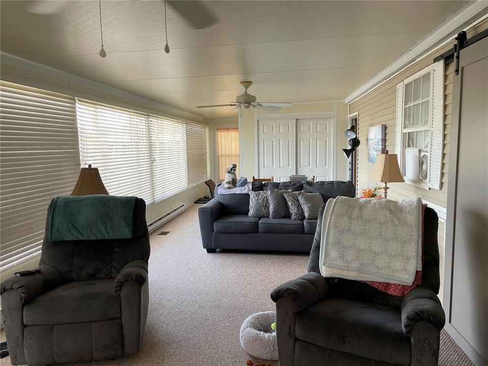 For Sale: $239,000 (2 beds, 2 baths, 935 Square Feet)