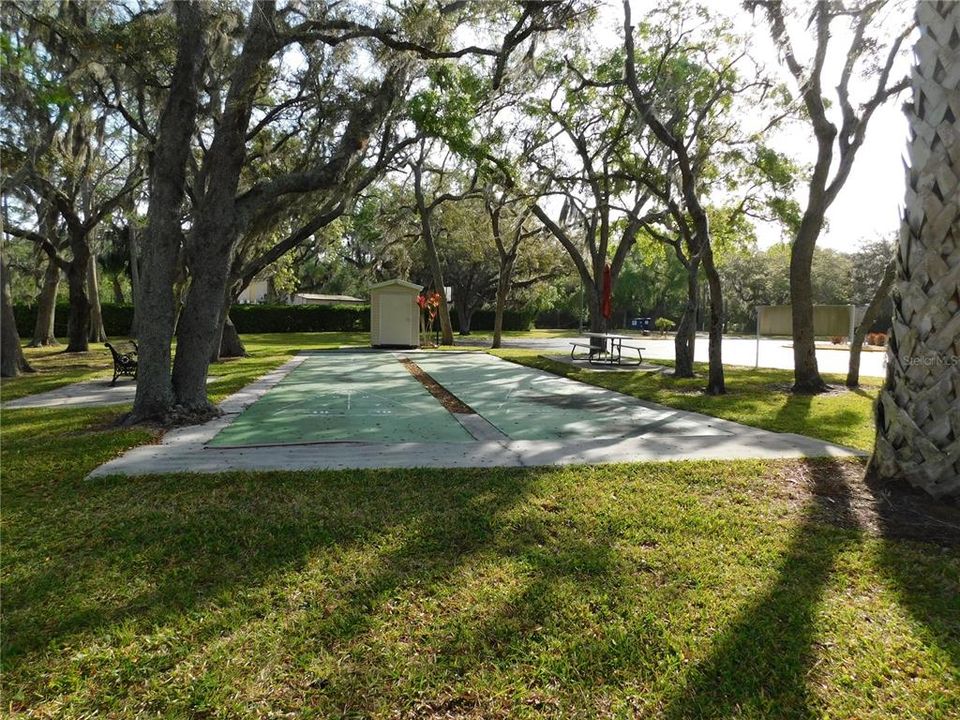 For Sale: $239,000 (2 beds, 2 baths, 935 Square Feet)