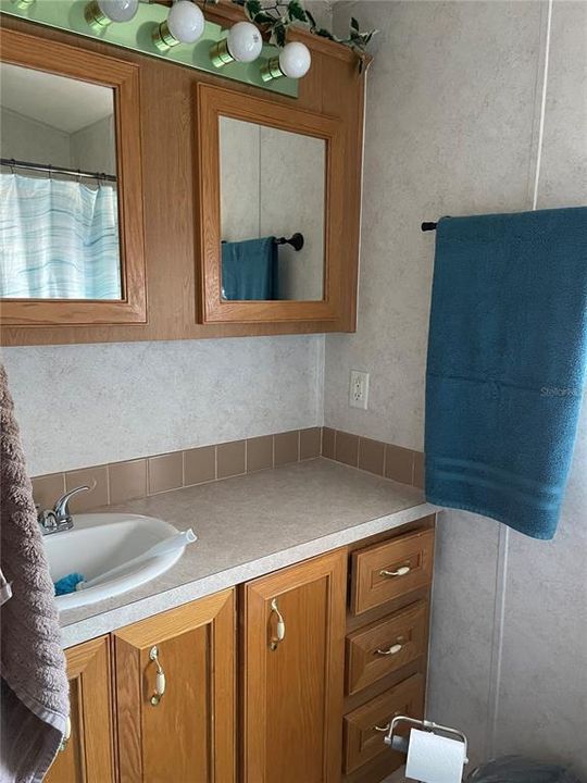 For Sale: $239,000 (2 beds, 2 baths, 935 Square Feet)