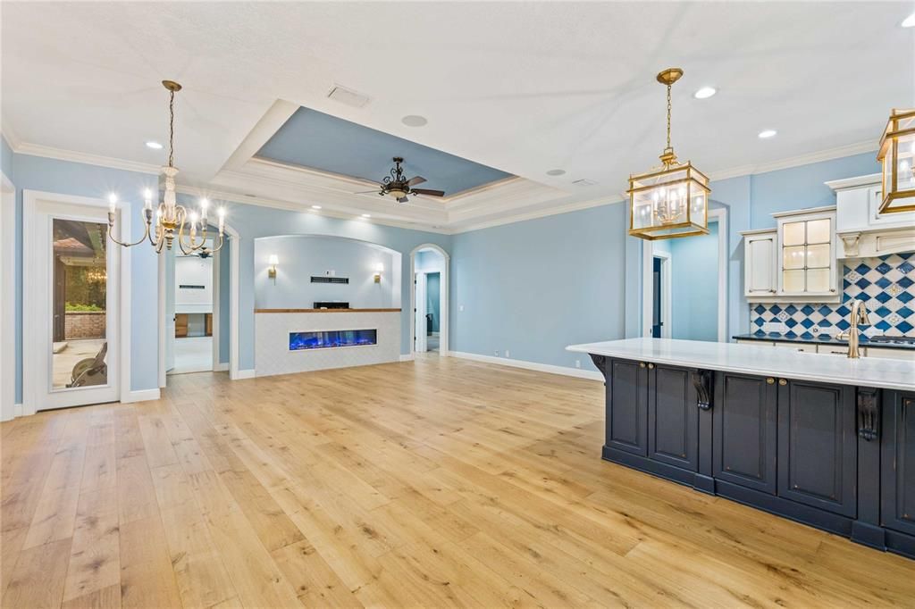 For Sale: $1,395,000 (6 beds, 4 baths, 4572 Square Feet)