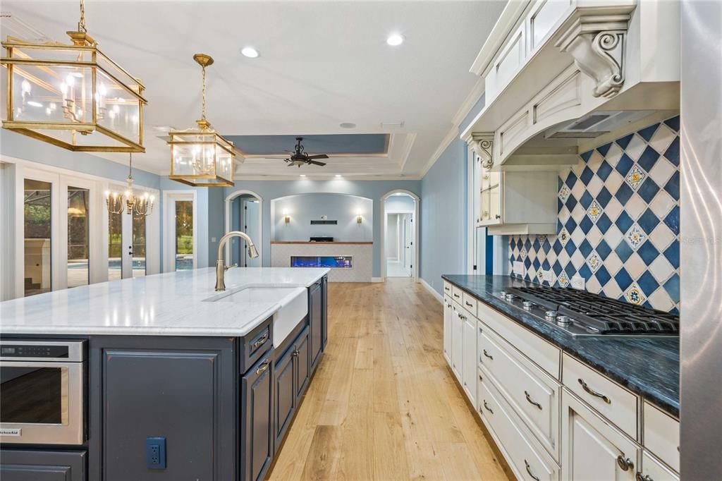 For Sale: $1,395,000 (6 beds, 4 baths, 4572 Square Feet)