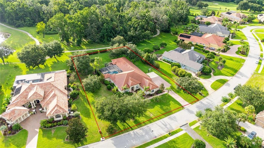 For Sale: $1,395,000 (6 beds, 4 baths, 4572 Square Feet)