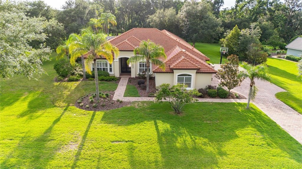 For Sale: $1,395,000 (6 beds, 4 baths, 4572 Square Feet)