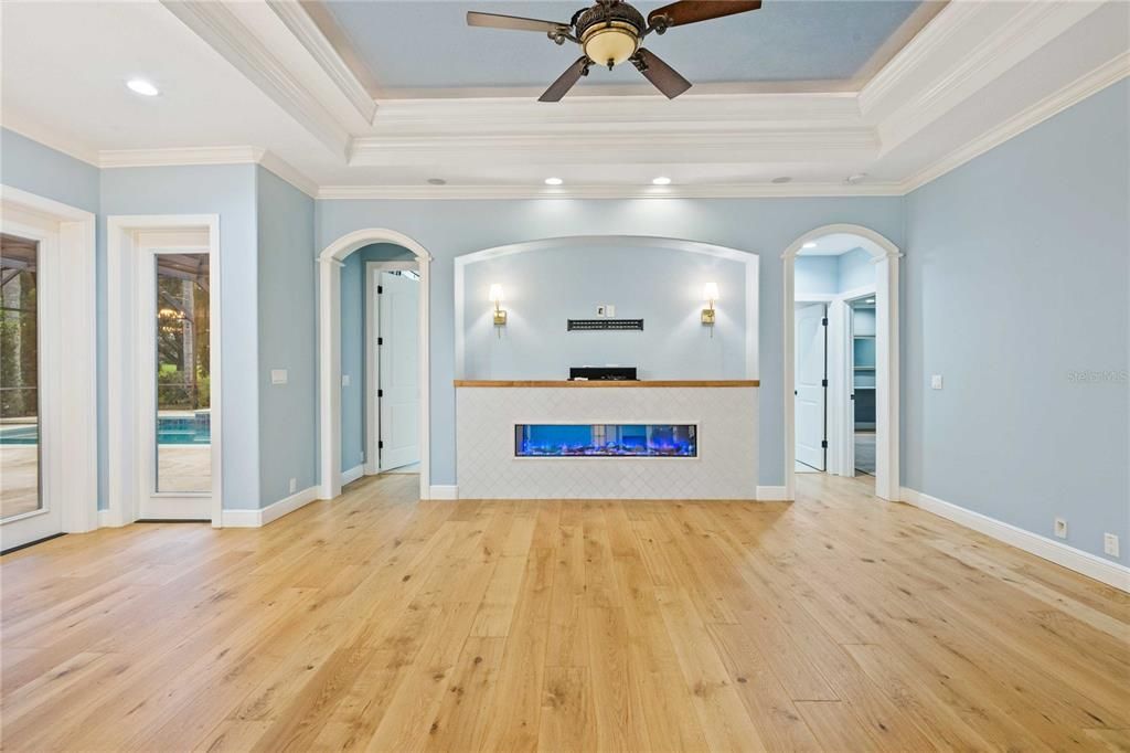 For Sale: $1,395,000 (6 beds, 4 baths, 4572 Square Feet)