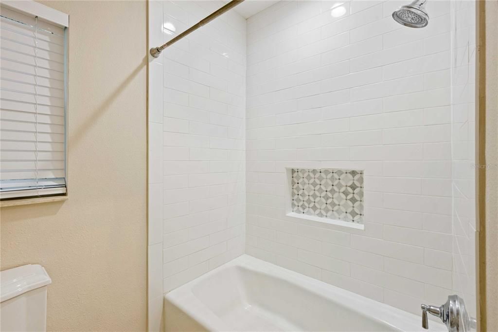 For Sale: $1,395,000 (6 beds, 4 baths, 4572 Square Feet)