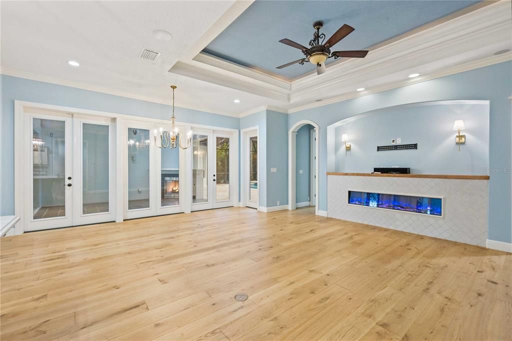 For Sale: $1,395,000 (6 beds, 4 baths, 4572 Square Feet)