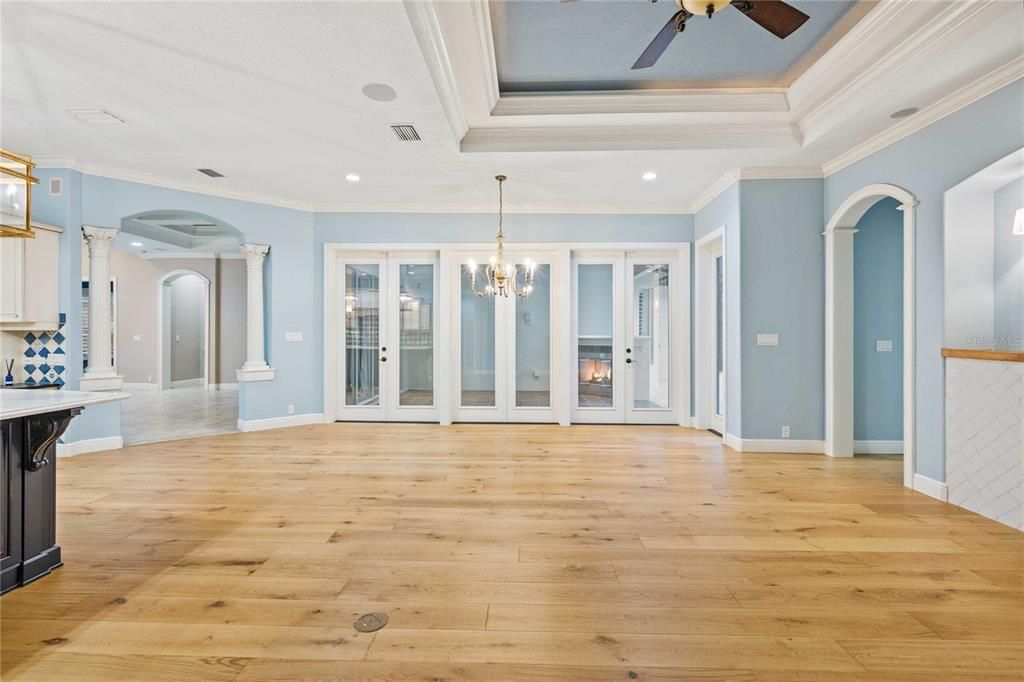 For Sale: $1,395,000 (6 beds, 4 baths, 4572 Square Feet)