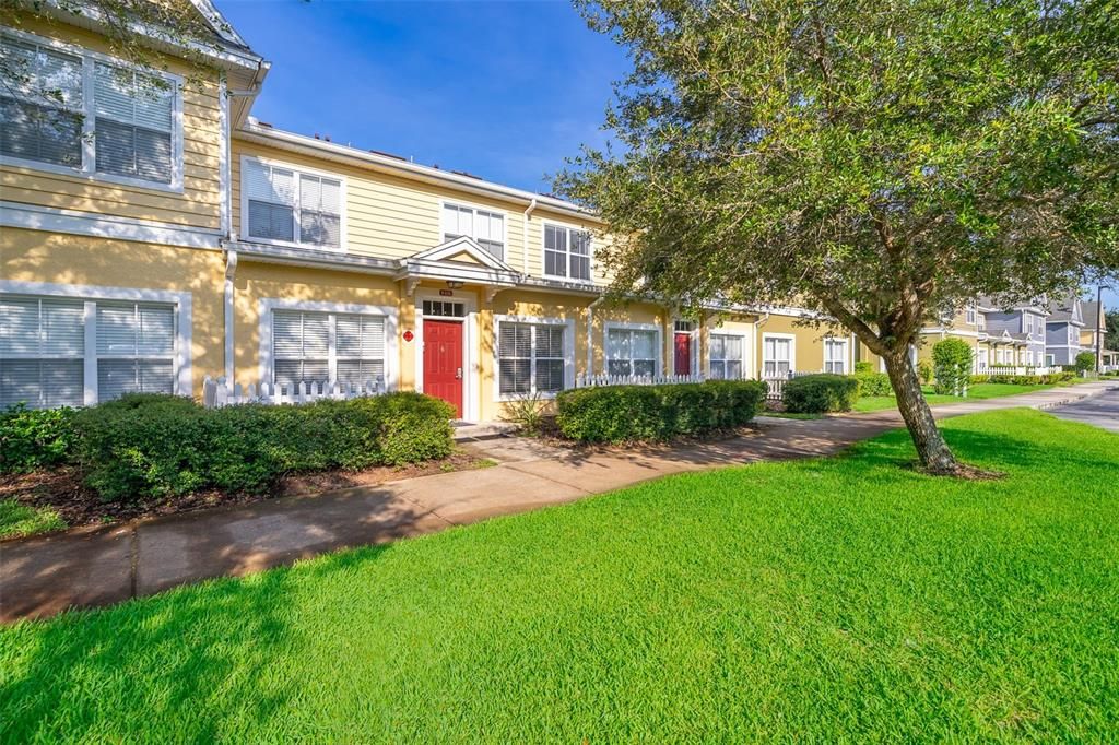 For Rent: $2,250 (3 beds, 2 baths, 1296 Square Feet)