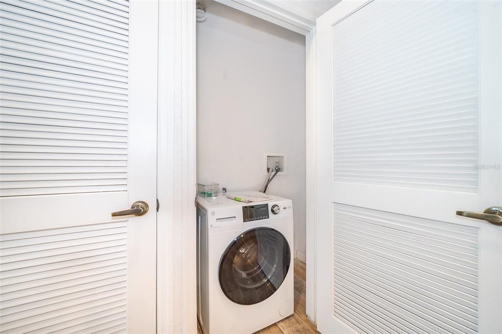 For Rent: $2,250 (3 beds, 2 baths, 1296 Square Feet)