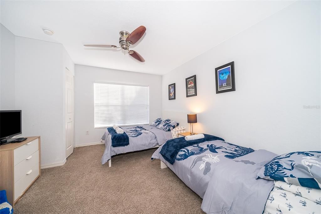 For Rent: $2,250 (3 beds, 2 baths, 1296 Square Feet)