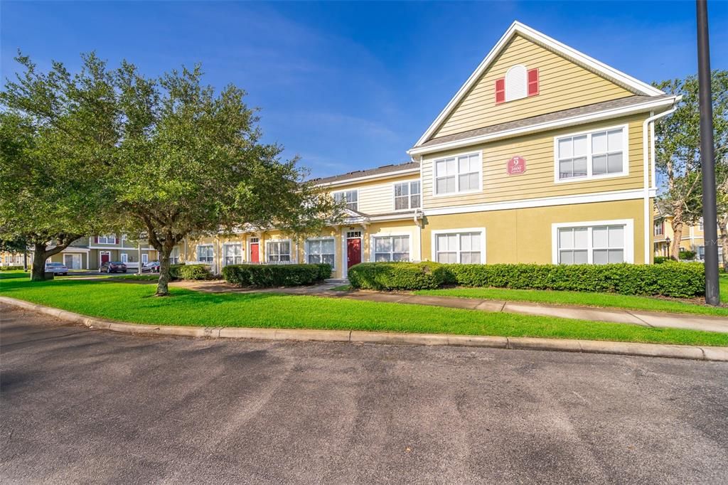 For Rent: $2,250 (3 beds, 2 baths, 1296 Square Feet)