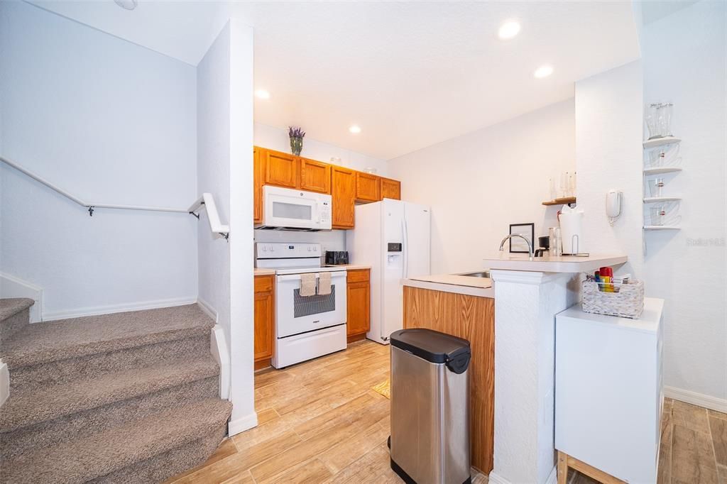 For Rent: $2,250 (3 beds, 2 baths, 1296 Square Feet)