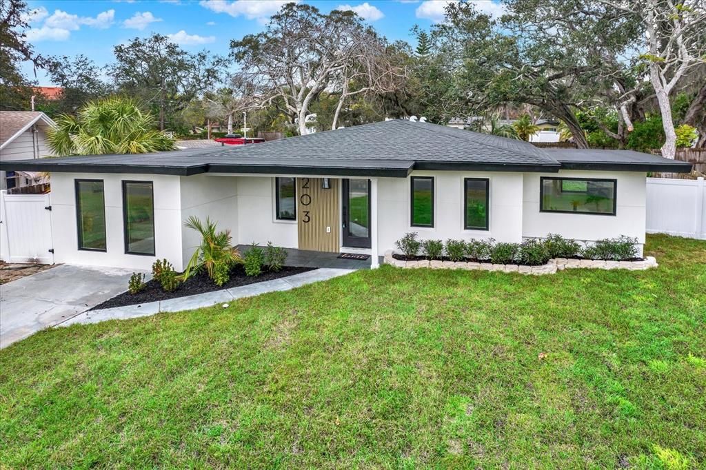 For Sale: $515,000 (3 beds, 2 baths, 1564 Square Feet)