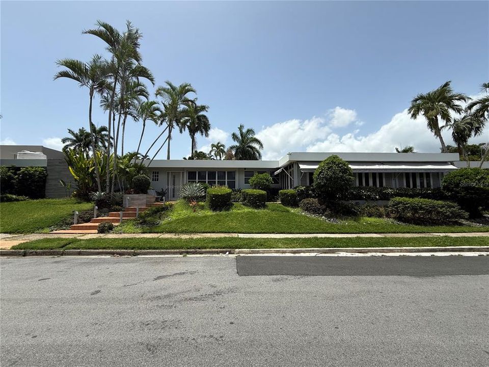 Recently Sold: $1,150,000 (5 beds, 4 baths, 3193 Square Feet)