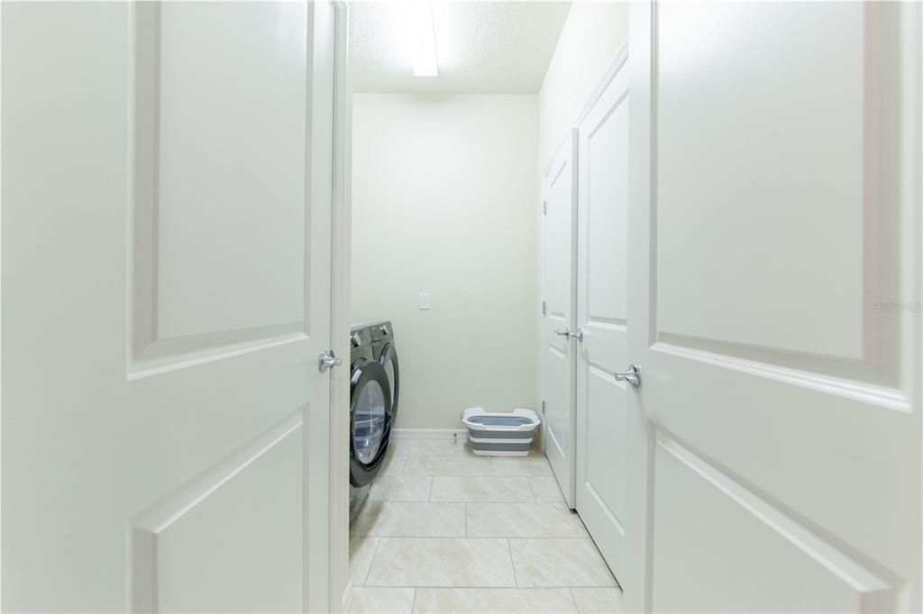 For Sale: $989,000 (8 beds, 6 baths, 4036 Square Feet)