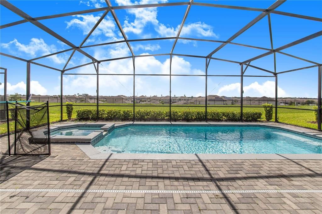 For Sale: $989,000 (8 beds, 6 baths, 4036 Square Feet)
