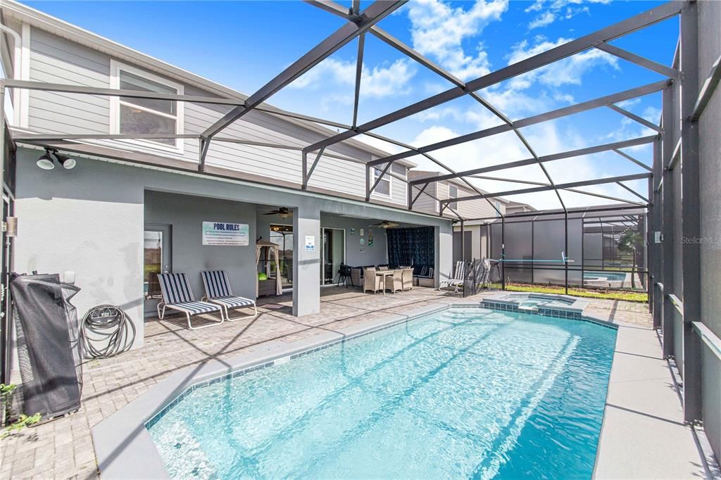 For Sale: $989,000 (8 beds, 6 baths, 4036 Square Feet)
