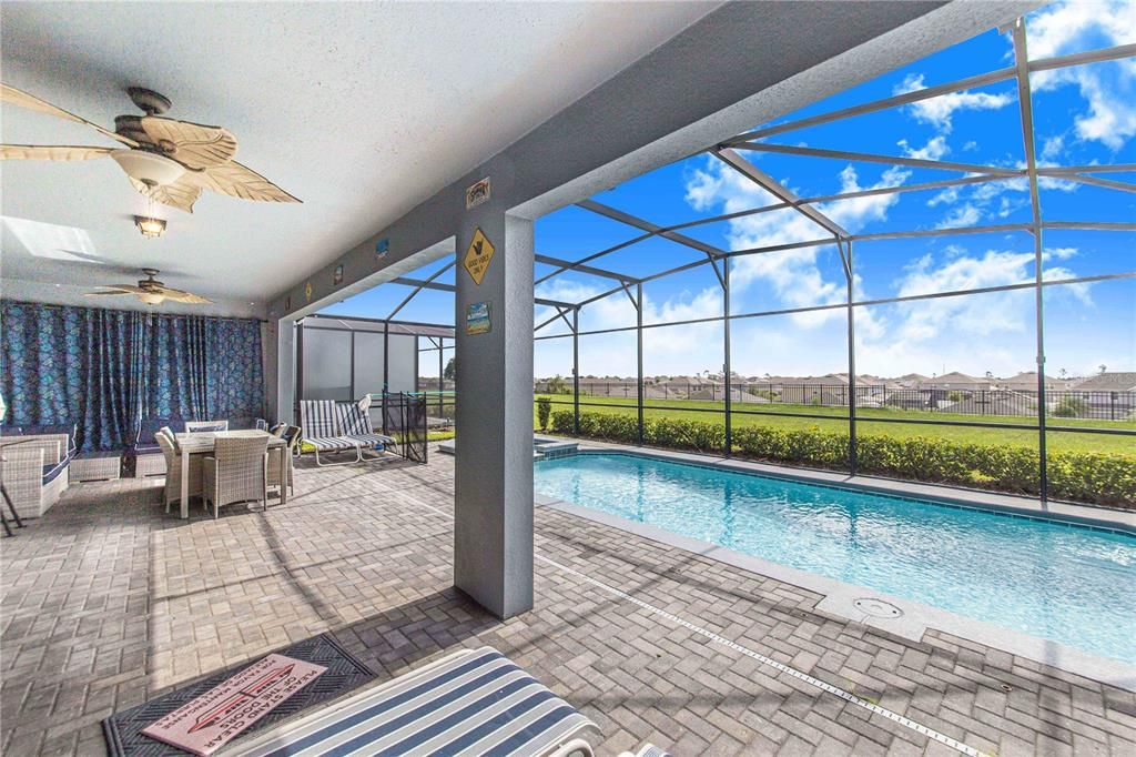 For Sale: $989,000 (8 beds, 6 baths, 4036 Square Feet)