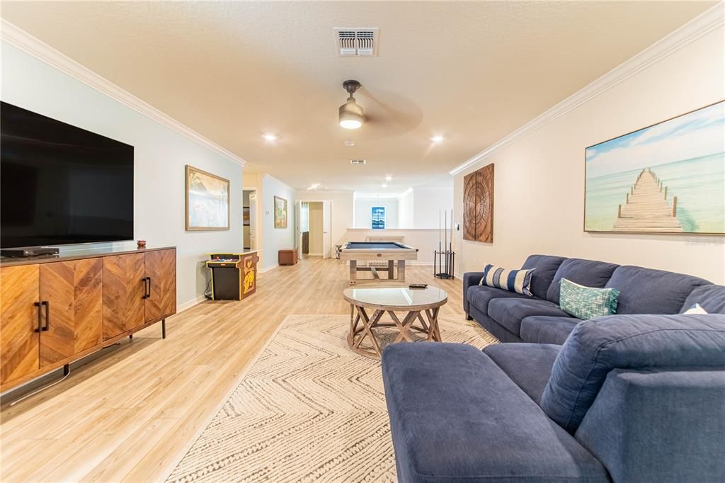 For Sale: $989,000 (8 beds, 6 baths, 4036 Square Feet)