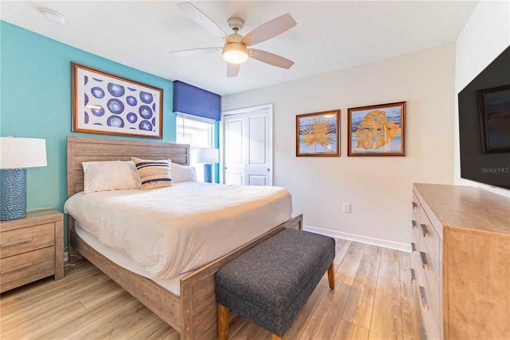 For Sale: $989,000 (8 beds, 6 baths, 4036 Square Feet)