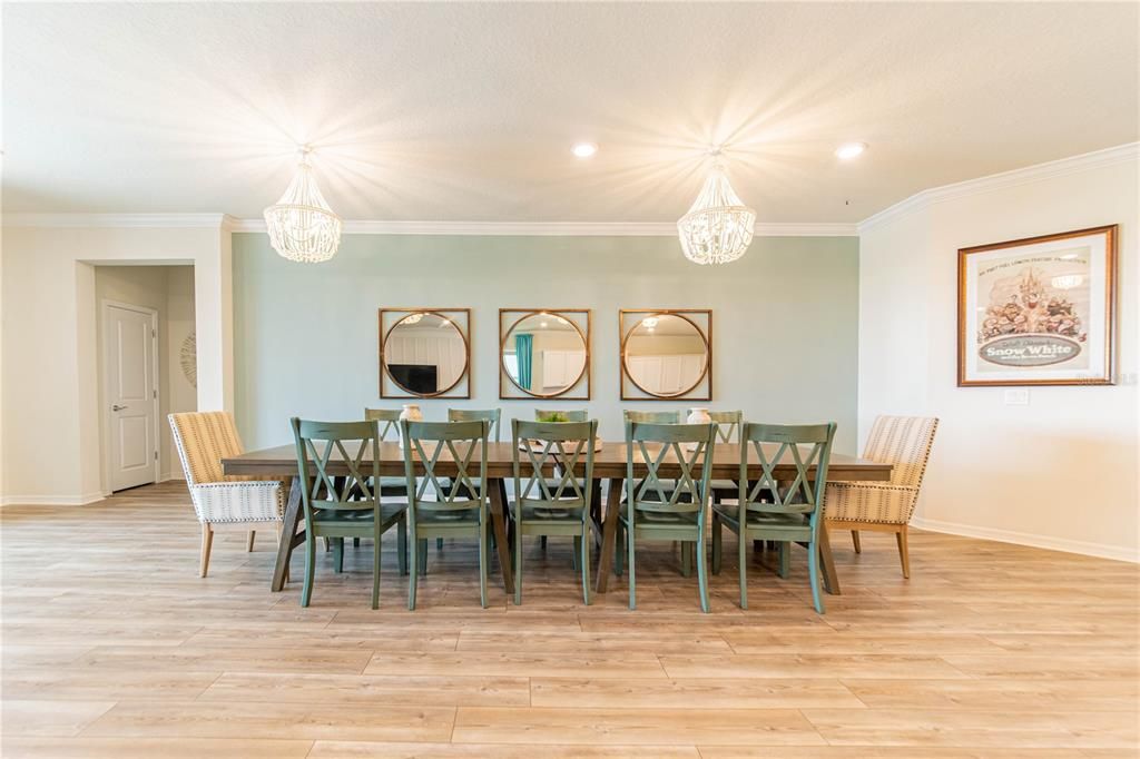 For Sale: $989,000 (8 beds, 6 baths, 4036 Square Feet)