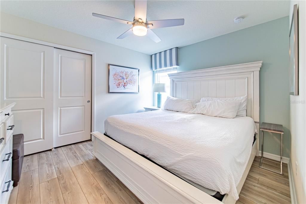 For Sale: $989,000 (8 beds, 6 baths, 4036 Square Feet)