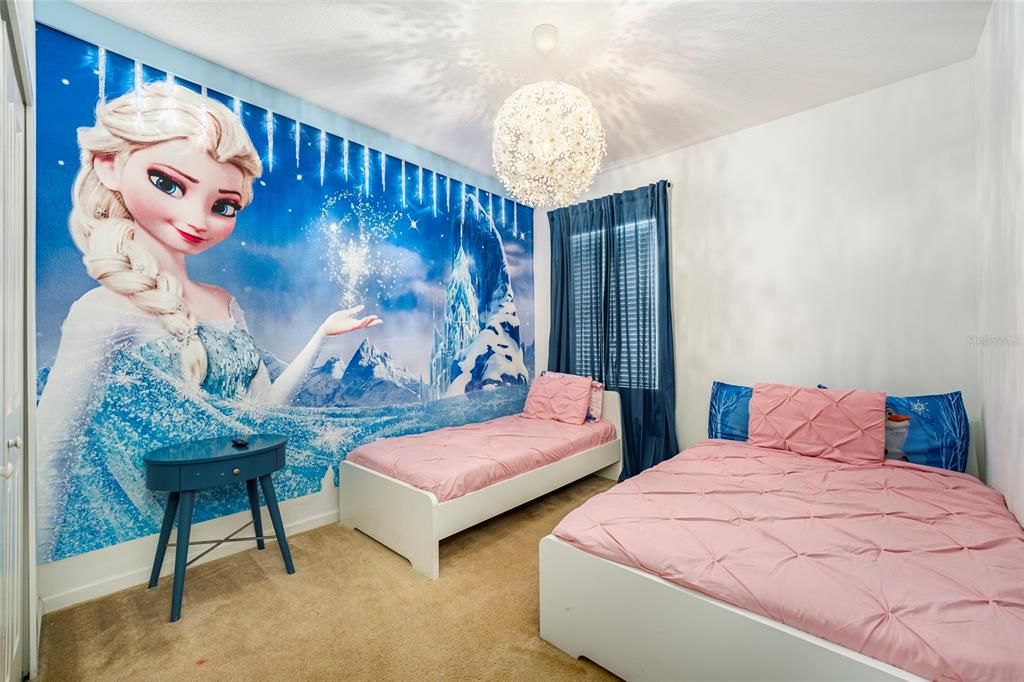 For Sale: $790,000 (10 beds, 8 baths, 4275 Square Feet)