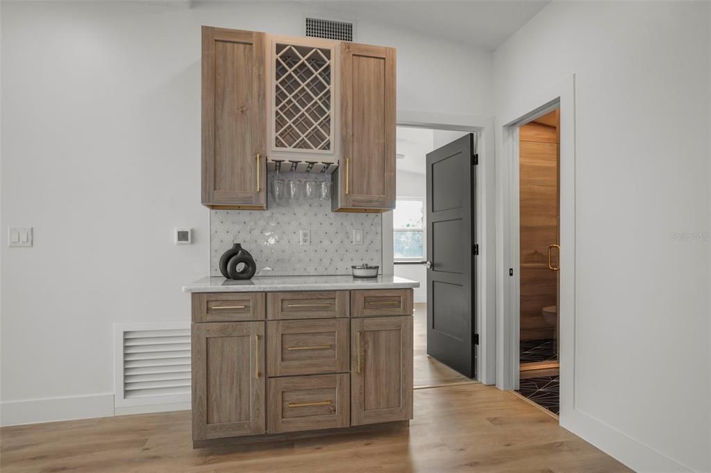 待售: $999,999 (3 贝兹, 2 浴室, 1635 平方英尺)