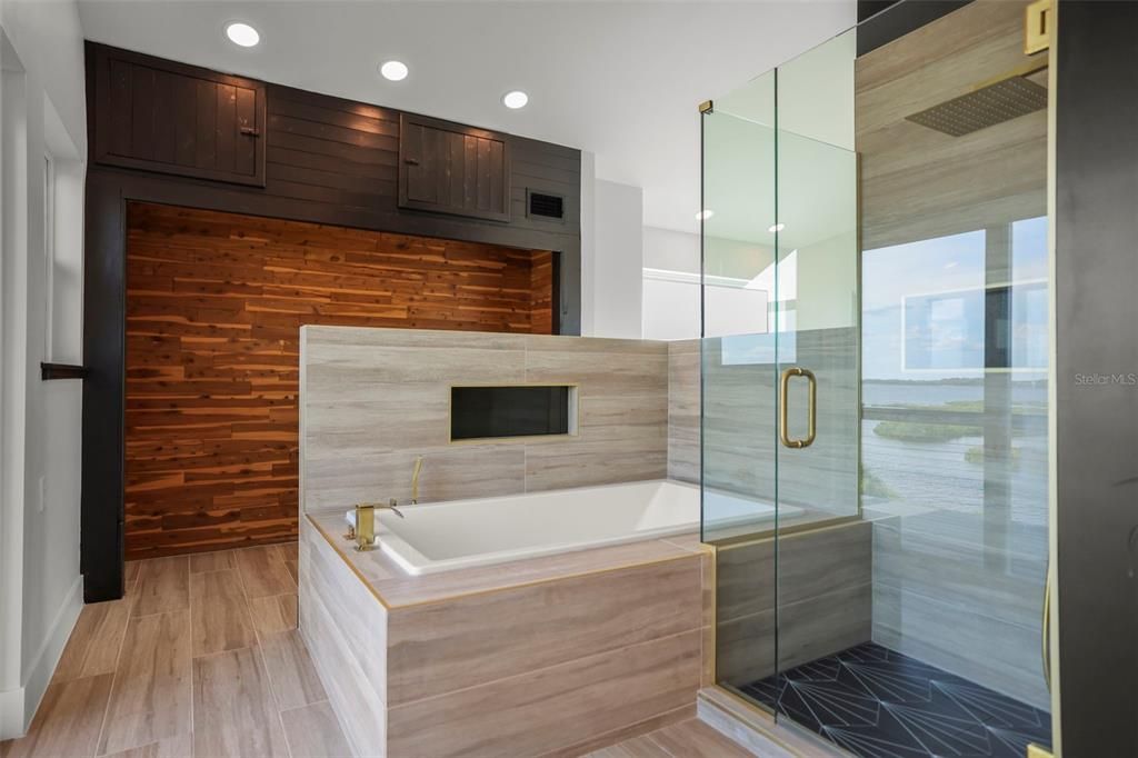 待售: $999,999 (3 贝兹, 2 浴室, 1635 平方英尺)