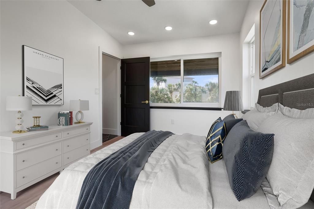 待售: $999,999 (3 贝兹, 2 浴室, 1635 平方英尺)