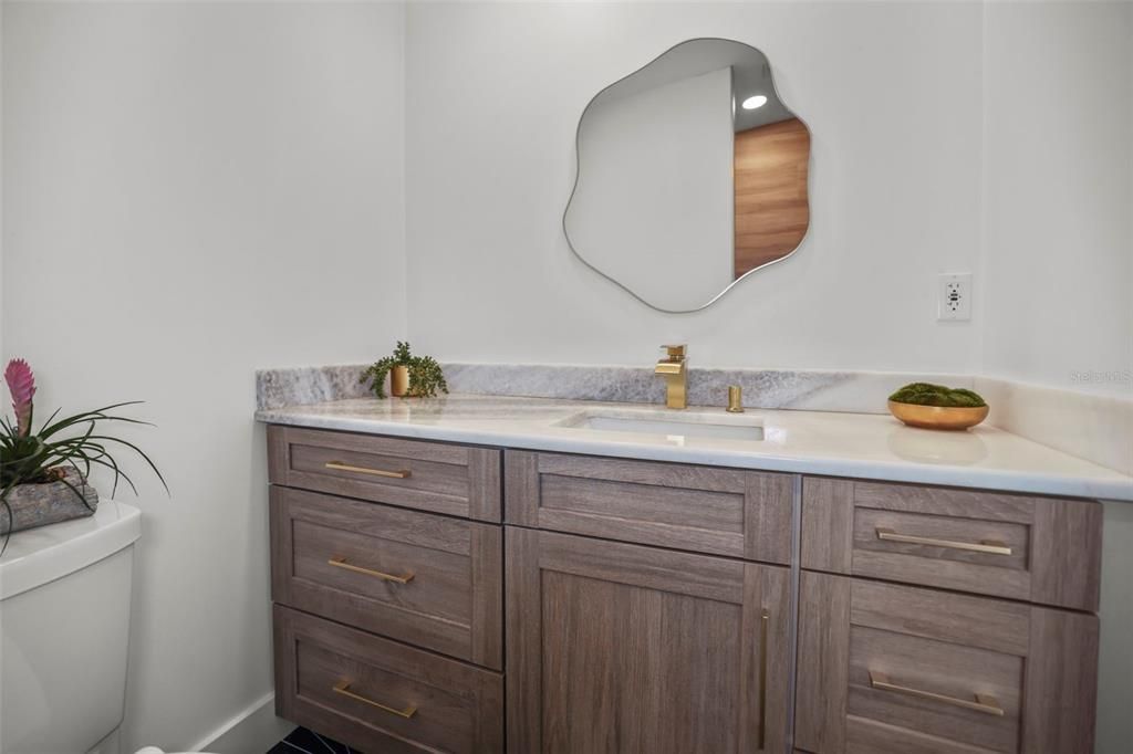 待售: $999,999 (3 贝兹, 2 浴室, 1635 平方英尺)