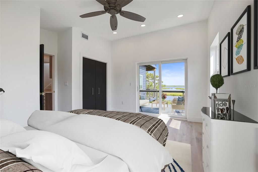 待售: $999,999 (3 贝兹, 2 浴室, 1635 平方英尺)