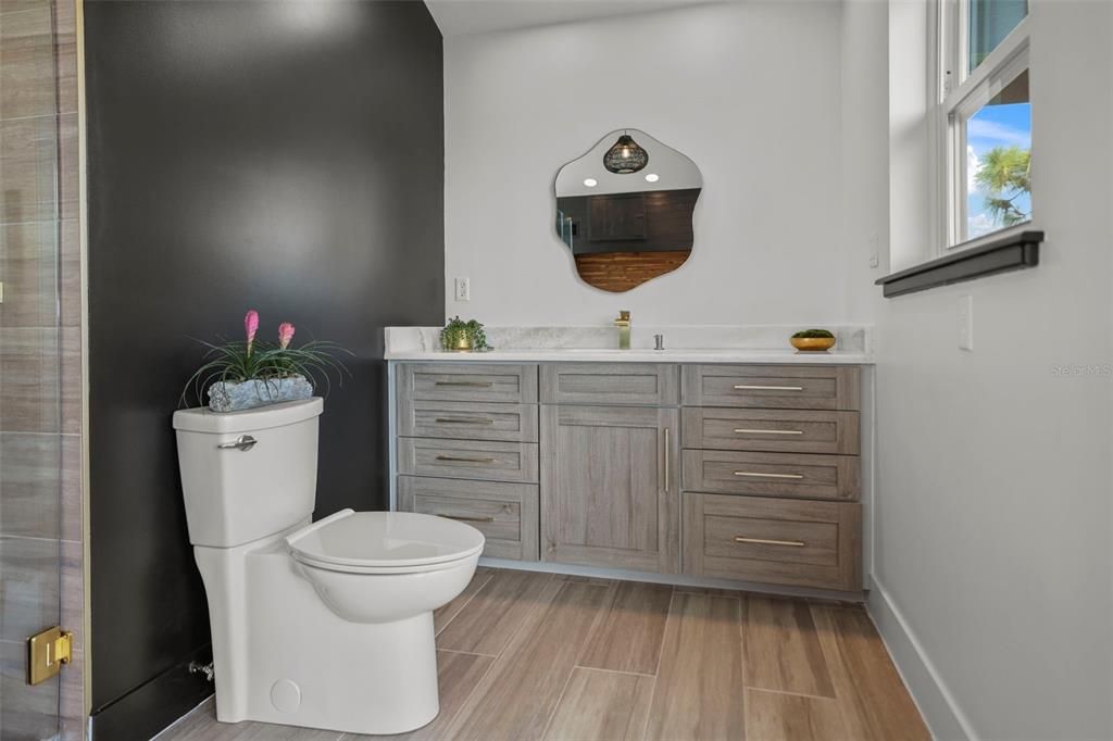 待售: $999,999 (3 贝兹, 2 浴室, 1635 平方英尺)