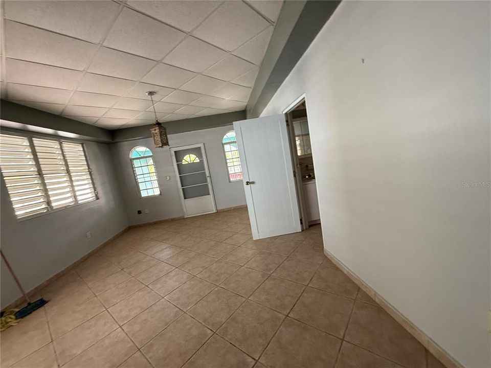 For Sale: $225,000 (4 beds, 3 baths, 1648 Square Feet)